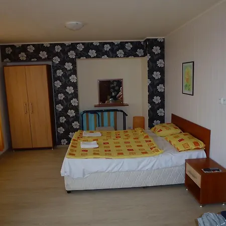 Rainbow 1 - Aparthotel Апартамент 3*