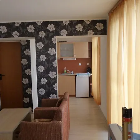 Rainbow 1 - Aparthotel Апартамент 3*