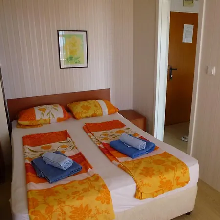 Апартамент Rainbow 1 - Aparthotel 3*